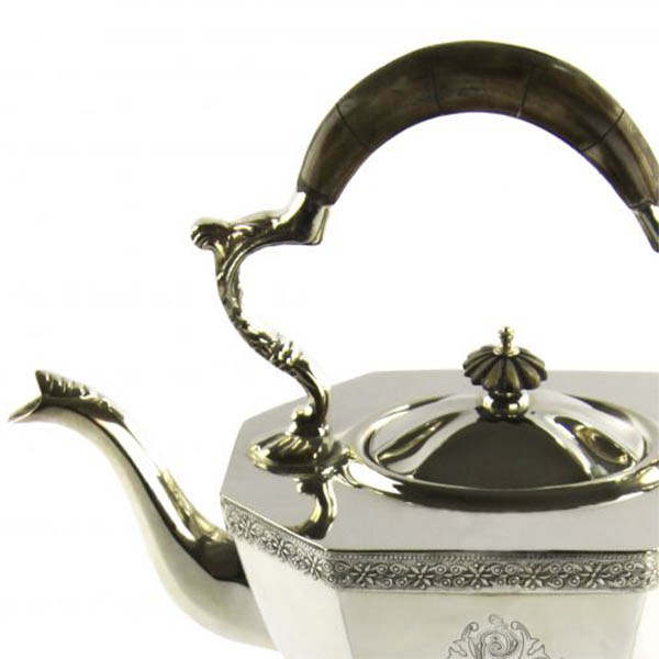قوری با پایه وارمردار